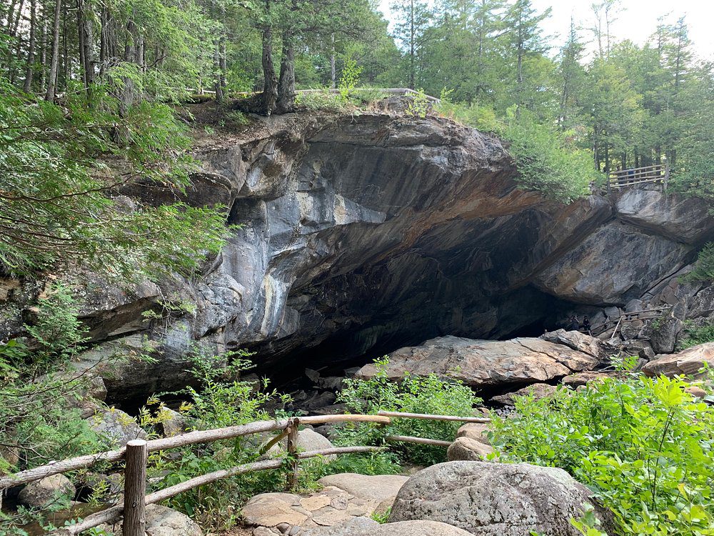 Natural Stone Bridge and Caves