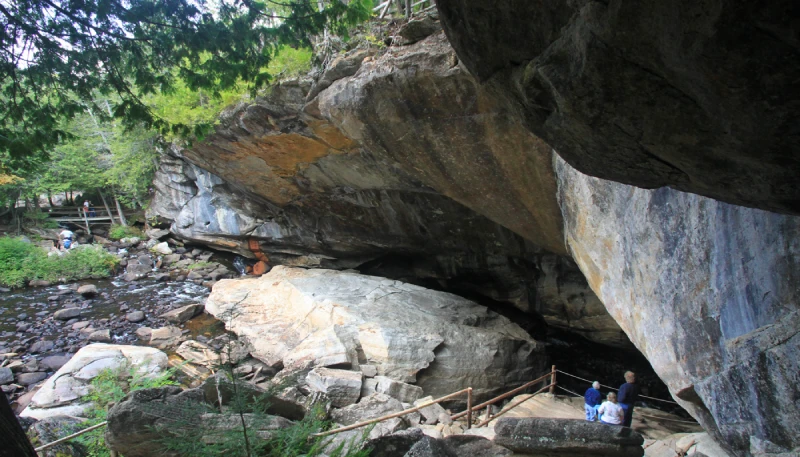 Natural Stone Bridge & Caves