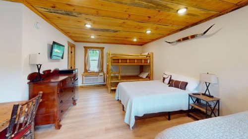 36-Elk-Run-Bedroom 1